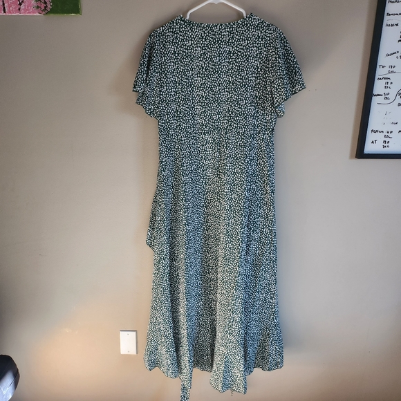 Cupshe Maxi Dress Green and White Tie Front Medium NWT - Picture 6 of 8